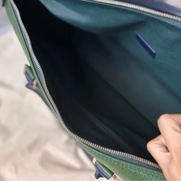 Salvatore Ferragamo Stylish Green Duffel Bag for Travel